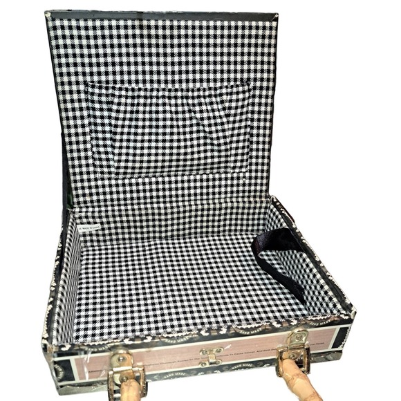 DARLING 9-inch Vintage HOLLYWOOD 9 by 8 inch LARGE Box Purse - Picture 6 of 14